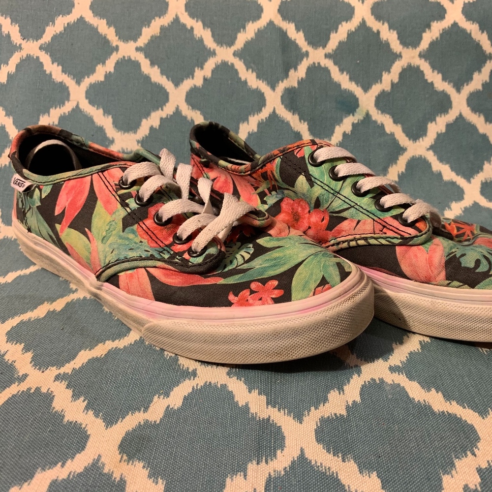 Womens Authentic Vans size 8